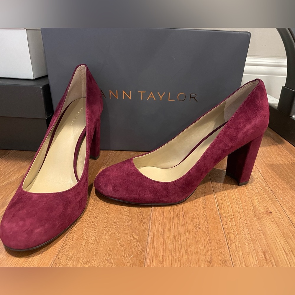 Ann Taylor suede port wine pumps